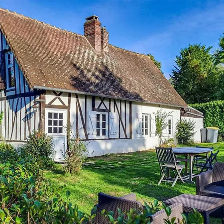 3 Bedroom Awesome In بيت للعطل Normanville (Eure)
