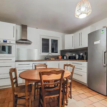 3 Bedroom Awesome In بيت للعطل